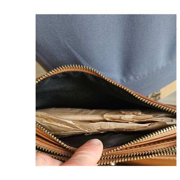 Valentina Fiore Made in Italy with Finest Leather Crossbody Stud Bag. NWT, New - Picture 8 of 10